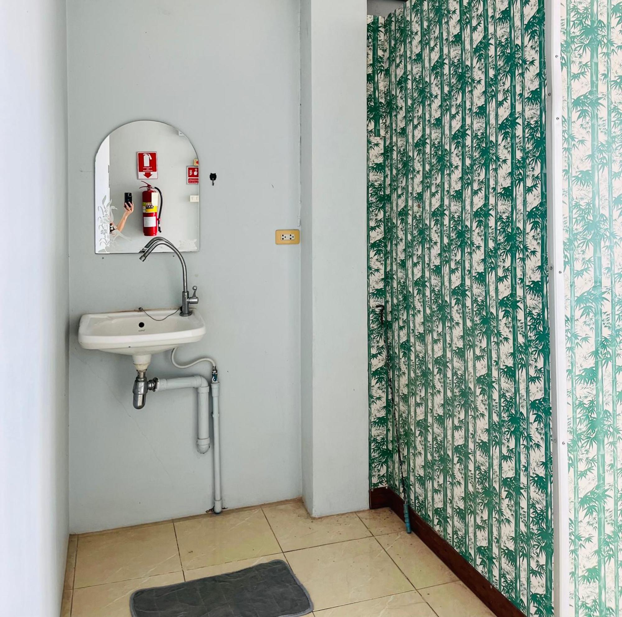 Patone Hostel プラナコーン・シー・アユタヤ エクステリア 写真